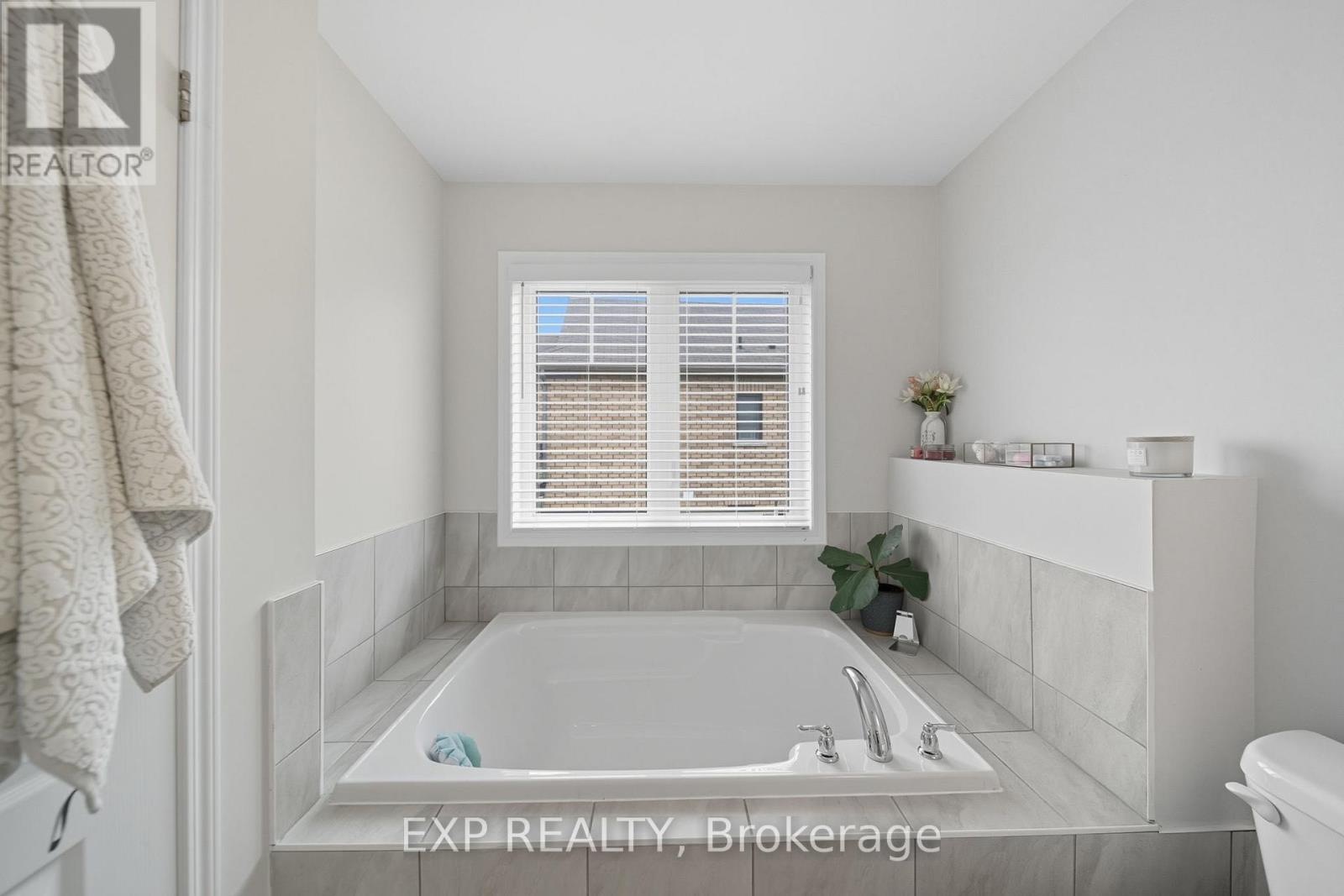 176 Maclachlan Avenue, Haldimand, Ontario  N3W 0E1 - Photo 27 - X12423597