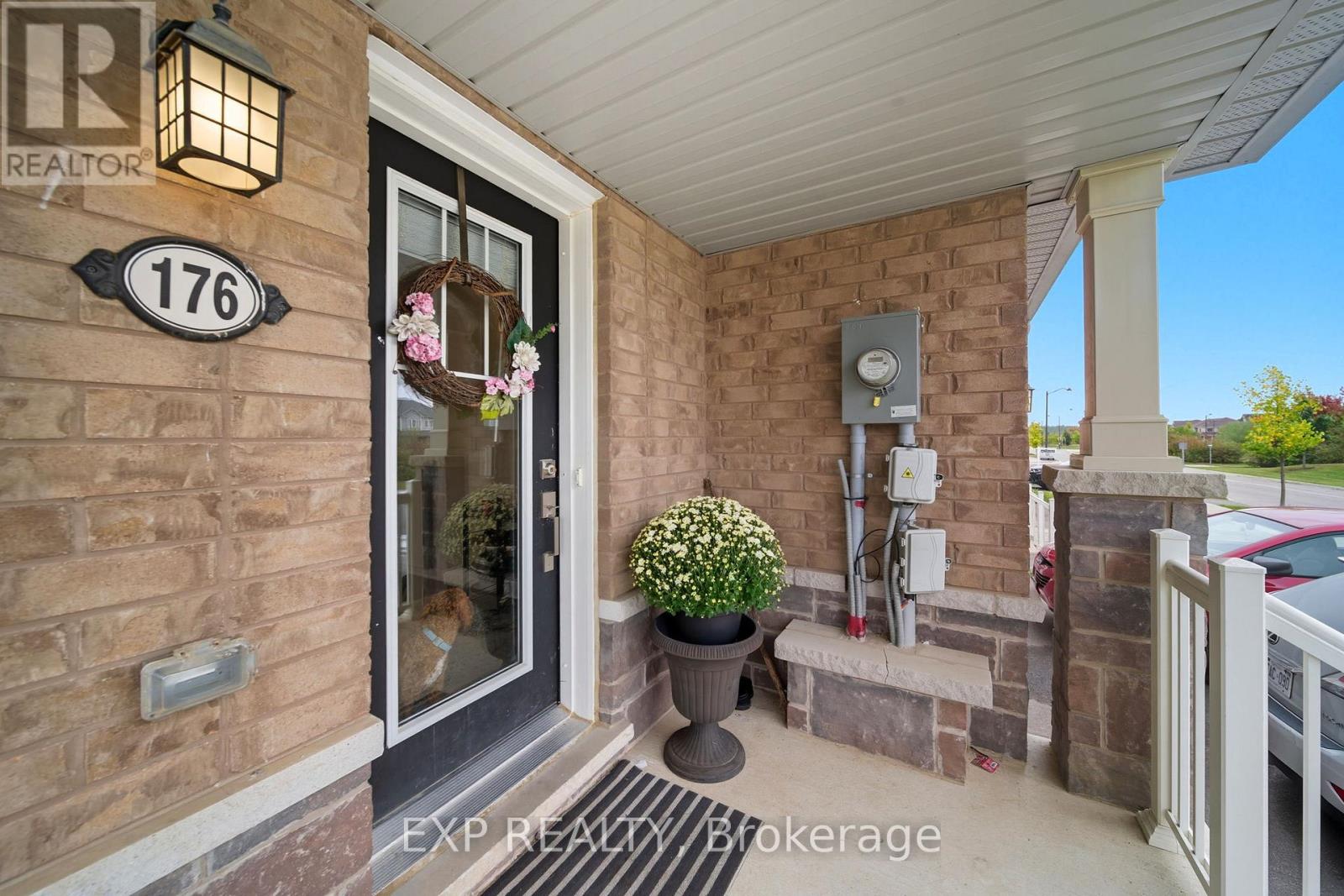 176 Maclachlan Avenue, Haldimand, Ontario  N3W 0E1 - Photo 4 - X12423597