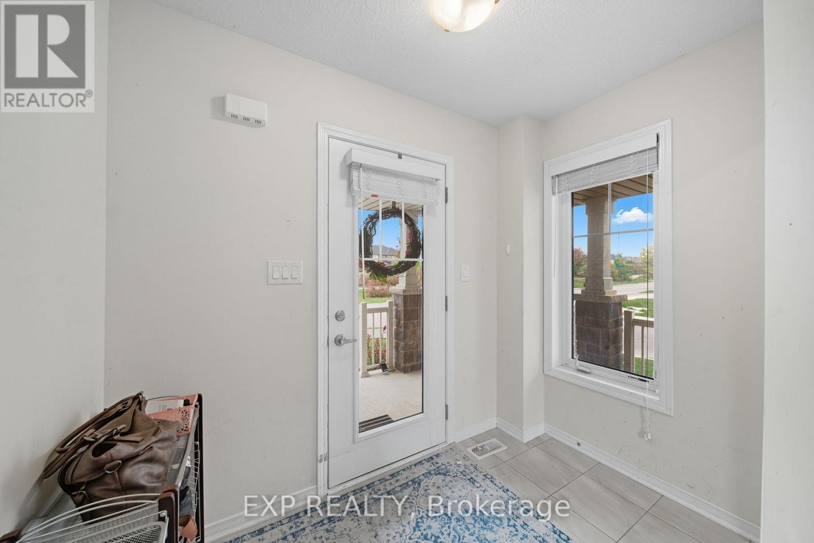 176 Maclachlan Avenue, Haldimand, Ontario  N3W 0E1 - Photo 5 - X12423597