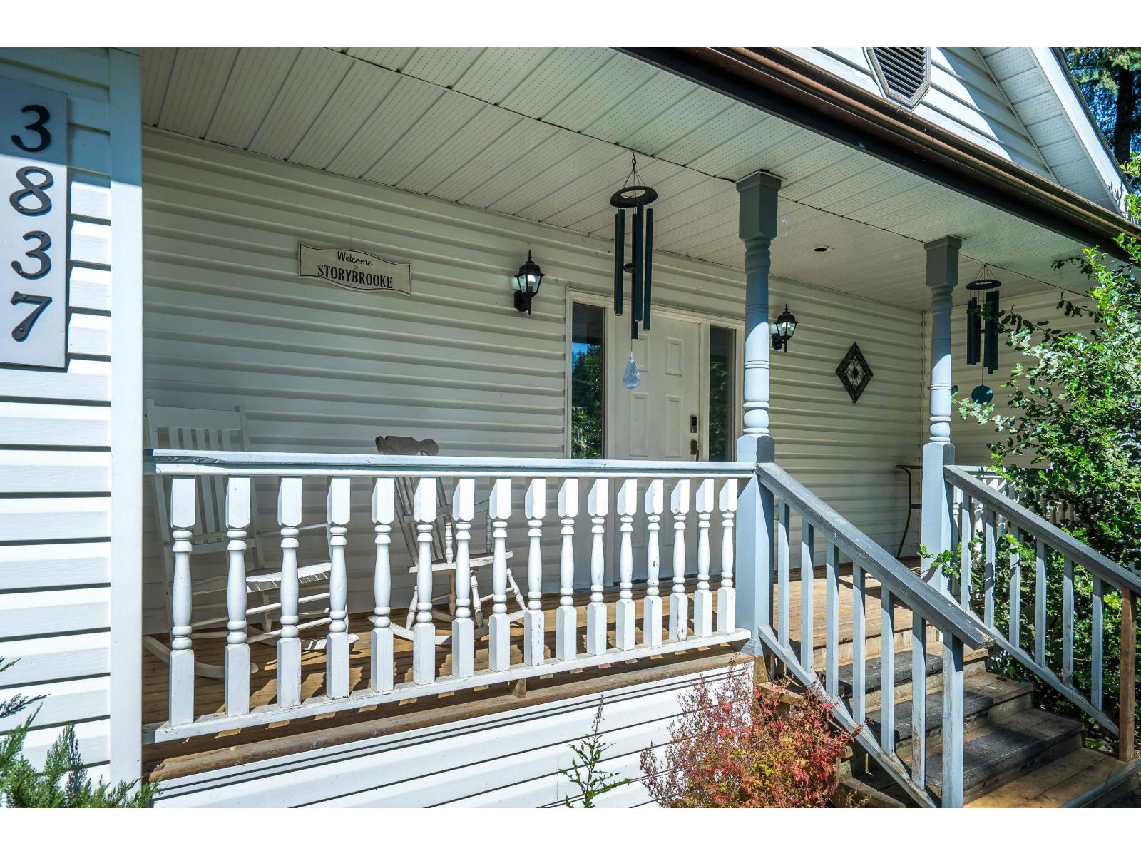 3837 Karen Drive, Cultus Lake North, Cultus Lake, British Columbia  V2R 5A5 - Photo 2 - R3051410