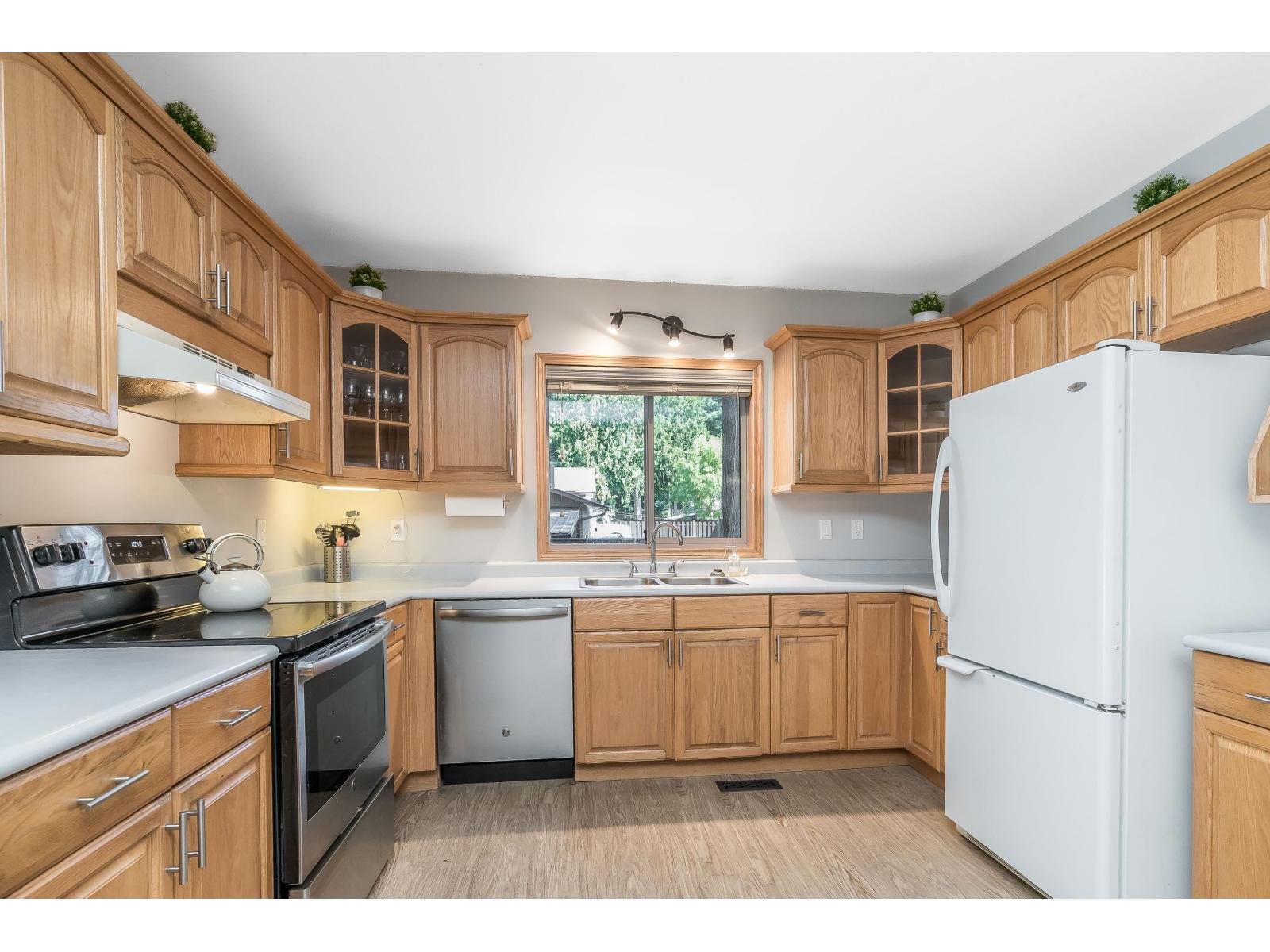 3837 Karen Drive, Cultus Lake North, Cultus Lake, British Columbia  V2R 5A5 - Photo 4 - R3051410