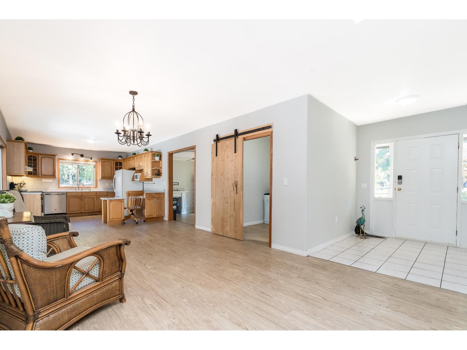 3837 Karen Drive, Cultus Lake North, Cultus Lake, British Columbia  V2R 5A5 - Photo 8 - R3051410