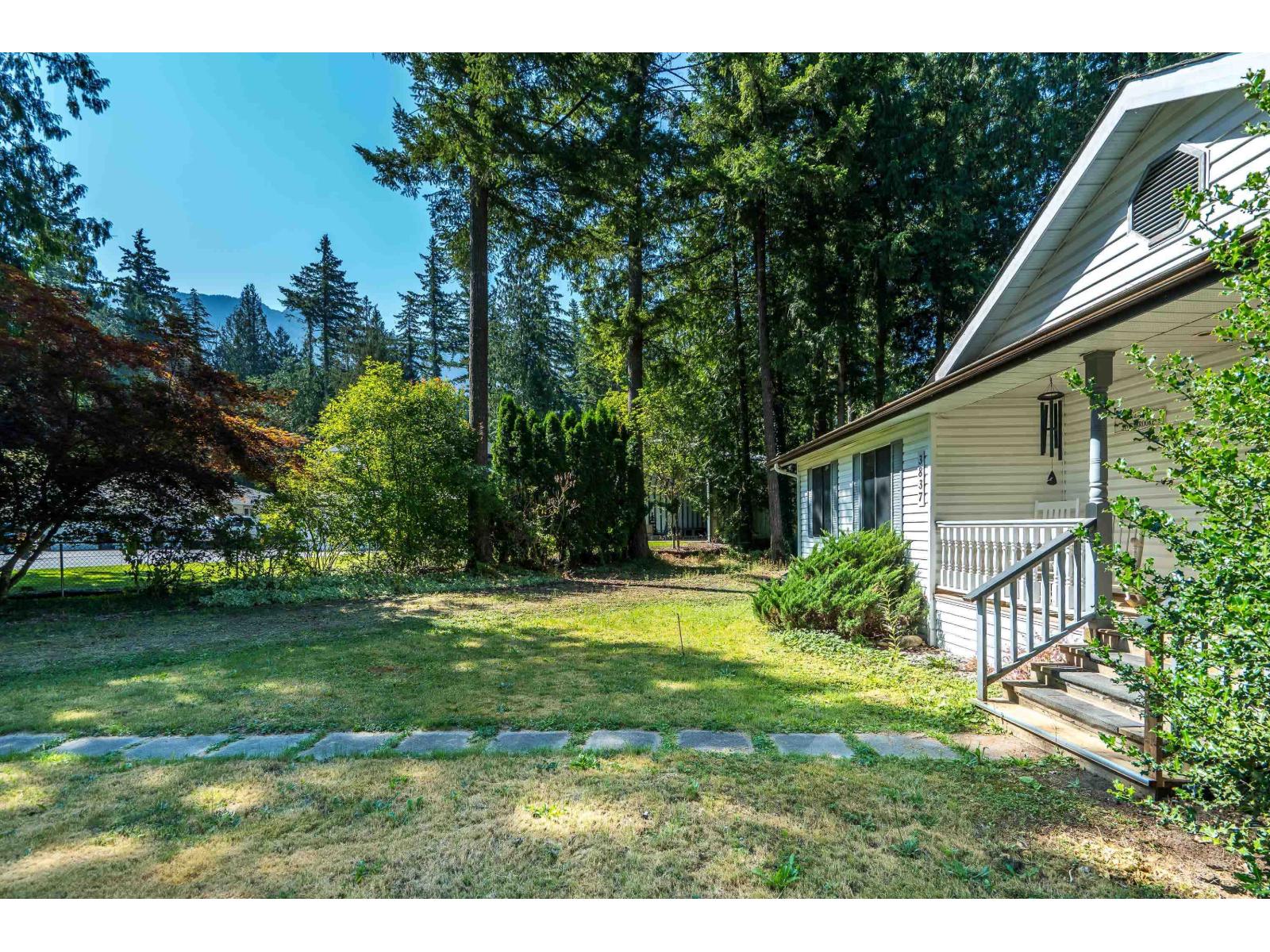 3837 Karen Drive, Cultus Lake North, Cultus Lake, British Columbia  V2R 5A5 - Photo 28 - R3051410