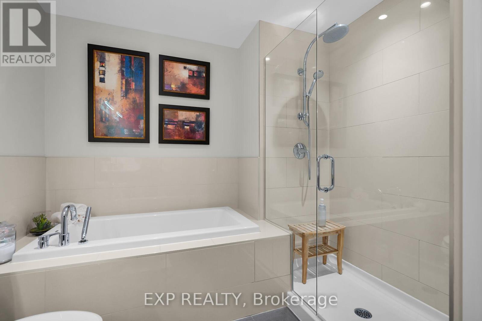 709 - 260 Villagewalk Boulevard, London North, Ontario  N5X 0A6 - Photo 11 - X12423729