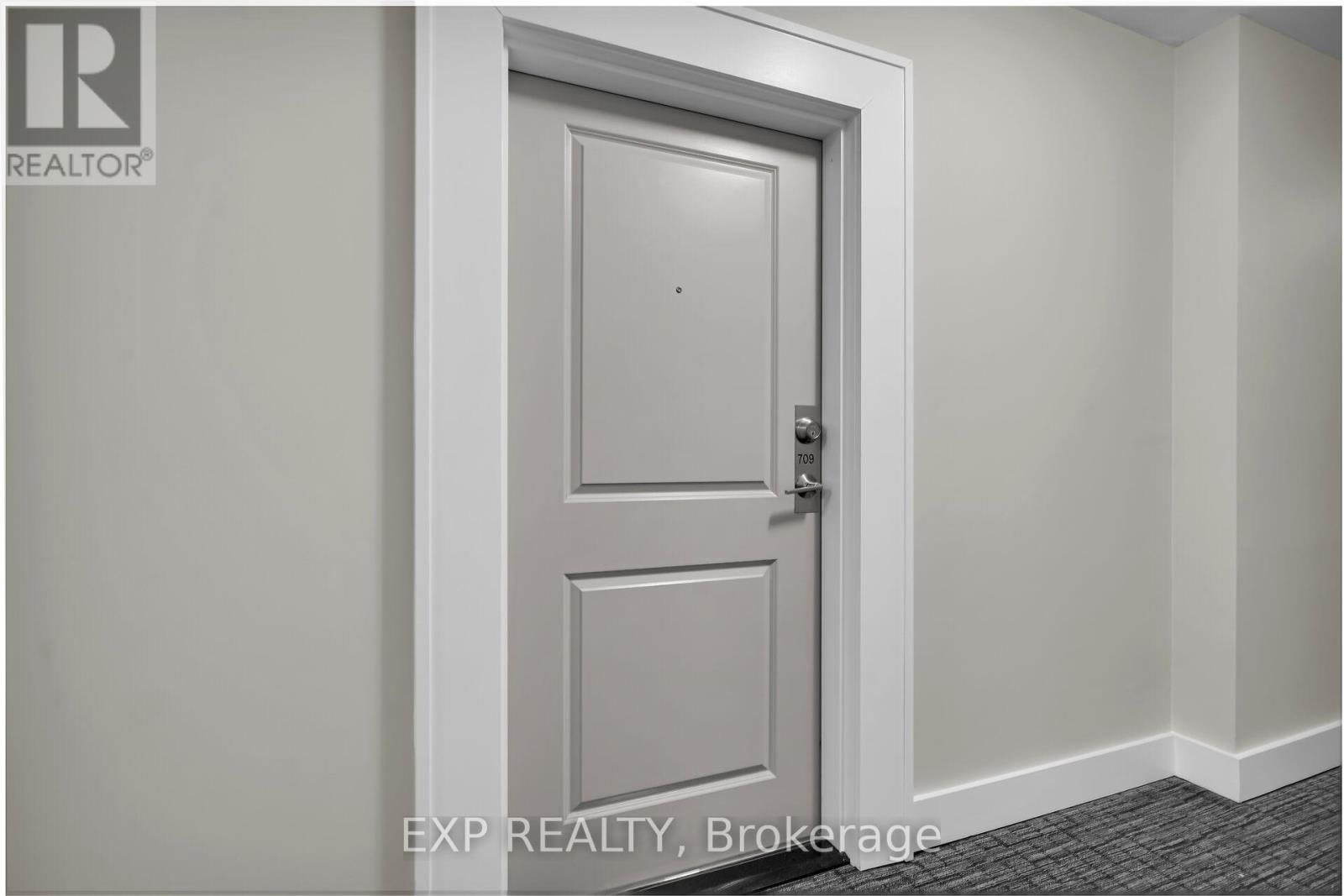 709 - 260 Villagewalk Boulevard, London North, Ontario  N5X 0A6 - Photo 3 - X12423729