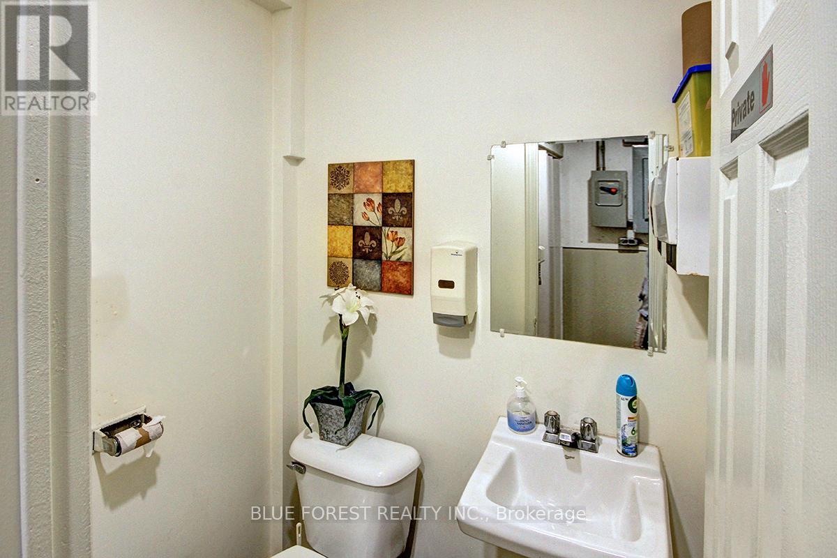12 - 1401 Ernest Avenue, London South, Ontario  N6E 2P6 - Photo 11 - X12423776