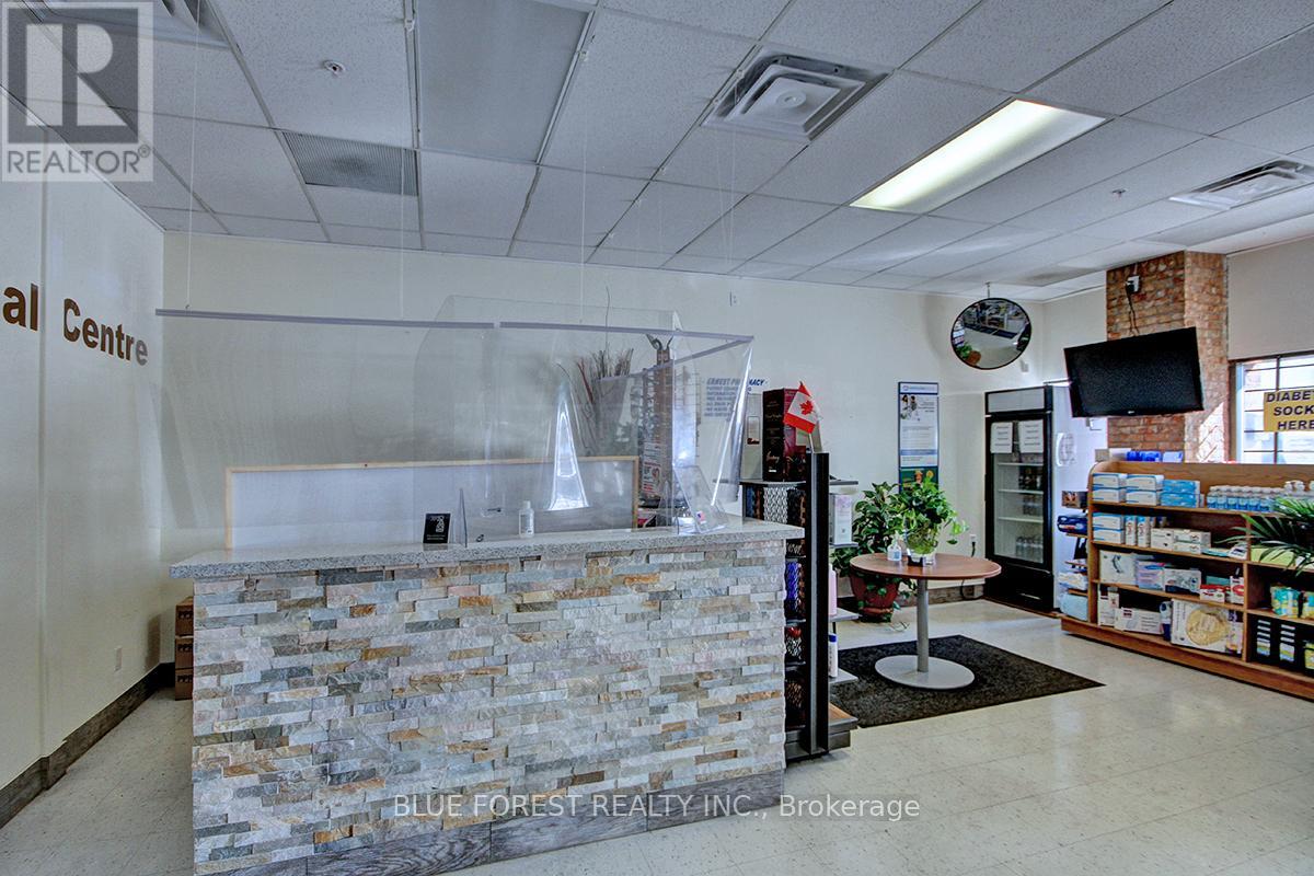 12 - 1401 Ernest Avenue, London South, Ontario  N6E 2P6 - Photo 3 - X12423776
