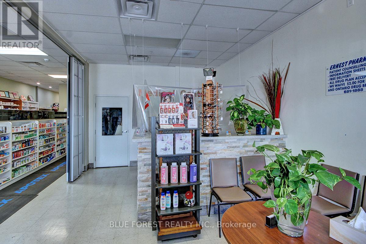 12 - 1401 Ernest Avenue, London South, Ontario  N6E 2P6 - Photo 4 - X12423776