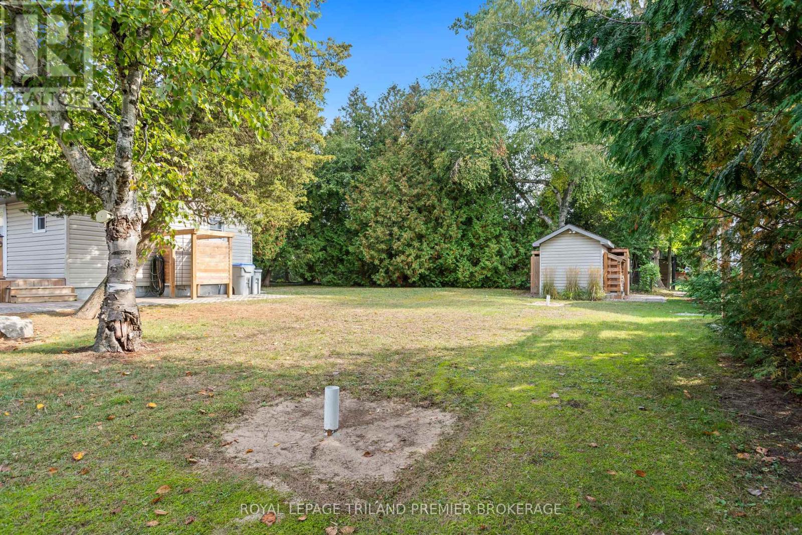 9632 Beachway Drive, Lambton Shores, Ontario  N0N 1J3 - Photo 23 - X12423784