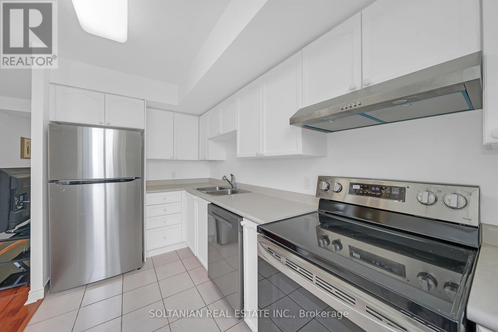 1702 - 256 Doris Avenue, Toronto, Ontario  M2N 6X8 - Photo 12 - C12423614
