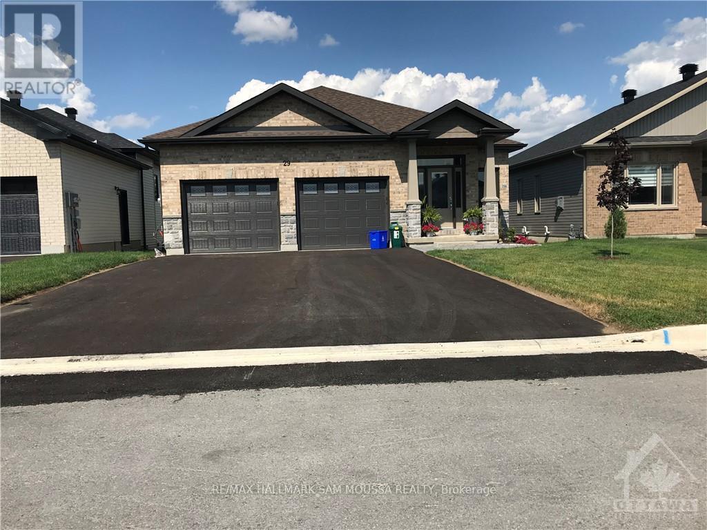 29 Senators Gate Drive, Perth, Ontario  K7H 0B5 - Photo 1 - X12423726