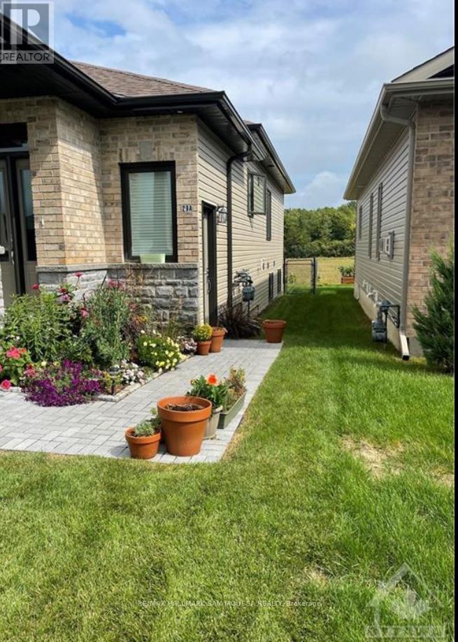 29 Senators Gate Drive, Perth, Ontario  K7H 0B5 - Photo 12 - X12423726
