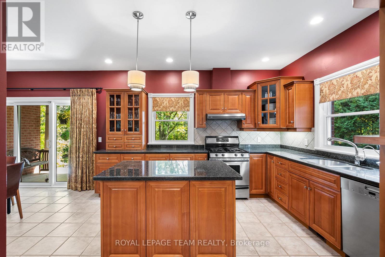 1601 Apeldoorn Avenue, Ottawa, Ontario  K2C 1V4 - Photo 12 - X12423734