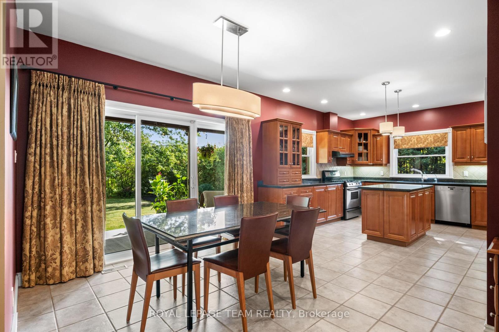 1601 Apeldoorn Avenue, Ottawa, Ontario  K2C 1V4 - Photo 15 - X12423734