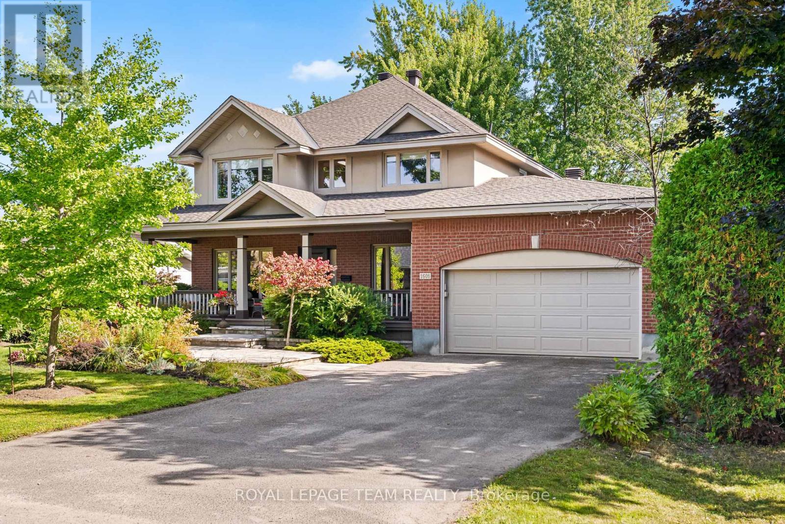 1601 Apeldoorn Avenue, Ottawa, Ontario  K2C 1V4 - Photo 2 - X12423734
