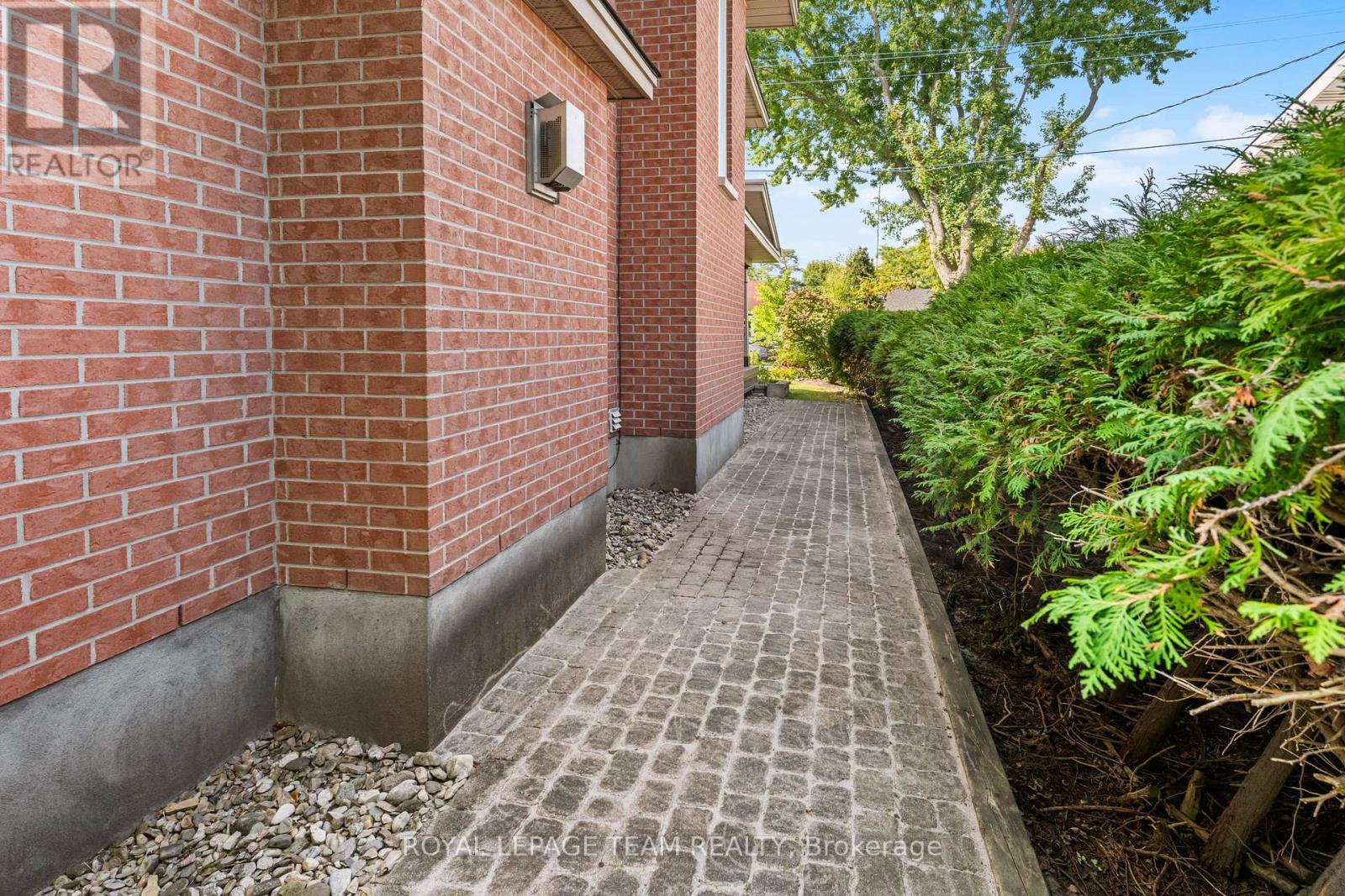 1601 Apeldoorn Avenue, Ottawa, Ontario  K2C 1V4 - Photo 36 - X12423734