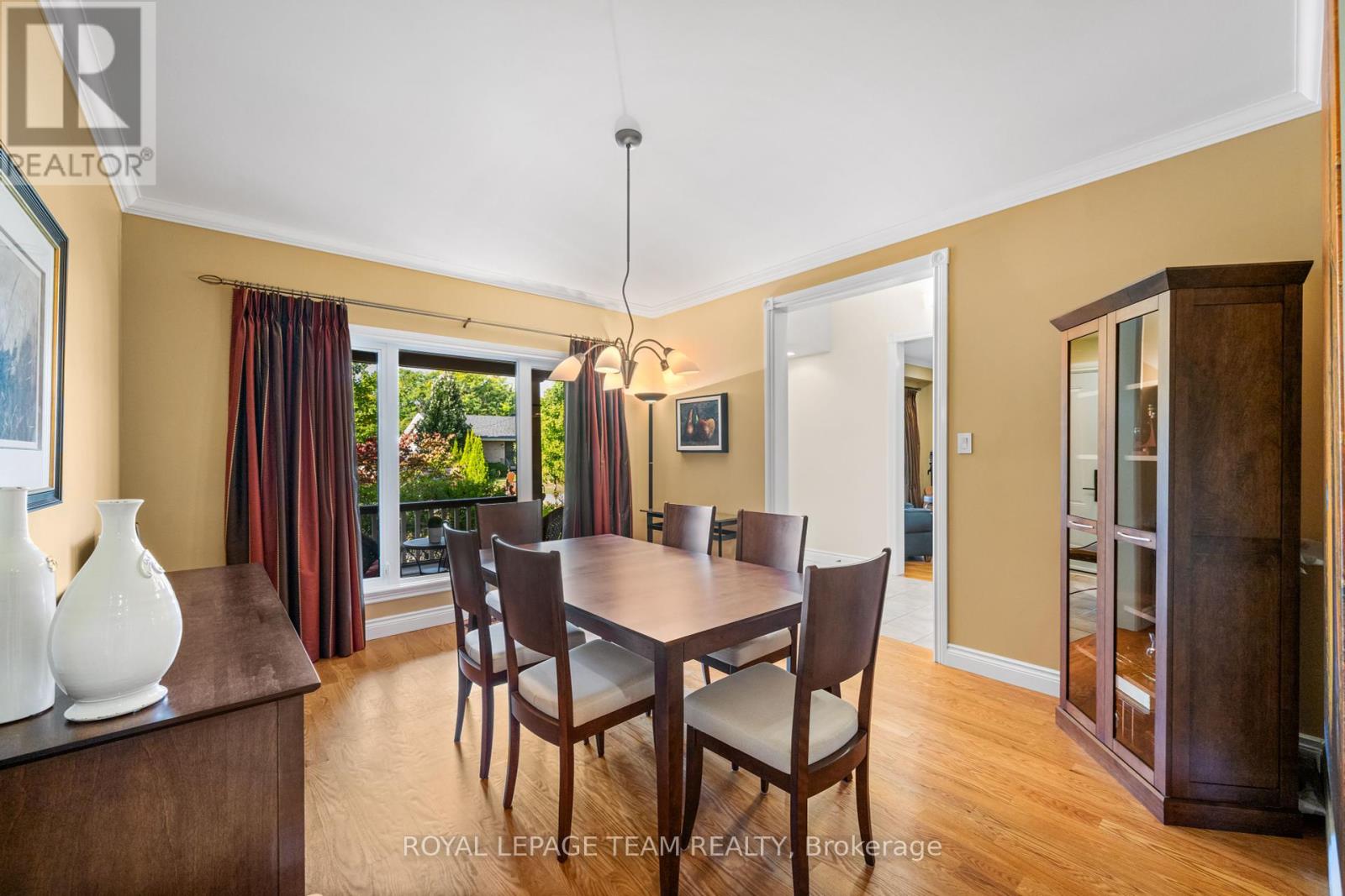 1601 Apeldoorn Avenue, Ottawa, Ontario  K2C 1V4 - Photo 8 - X12423734