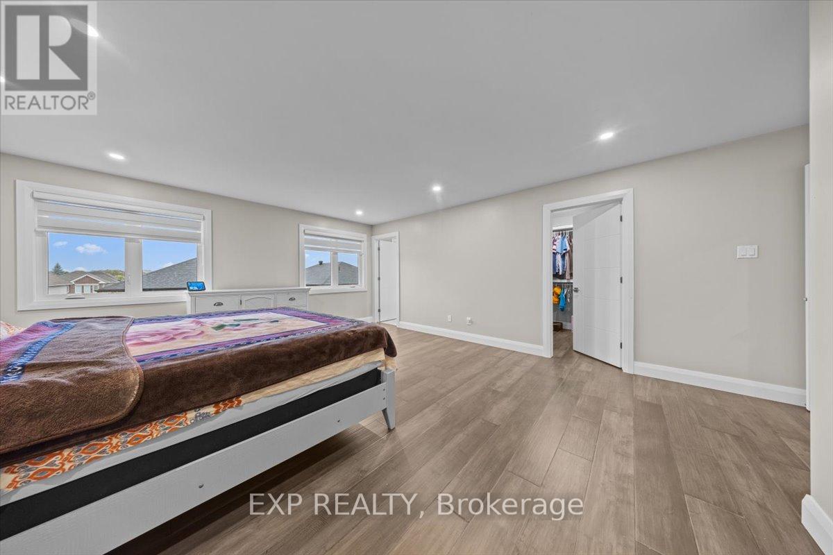 348 Abbeydale Circle, Ottawa, Ontario  K2K 0E9 - Photo 22 - X12423769