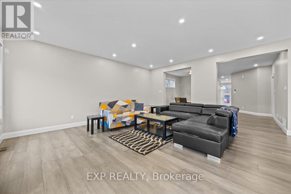 348 Abbeydale Circle, Ottawa, Ontario  K2K 0E9 - Photo 5 - X12423769