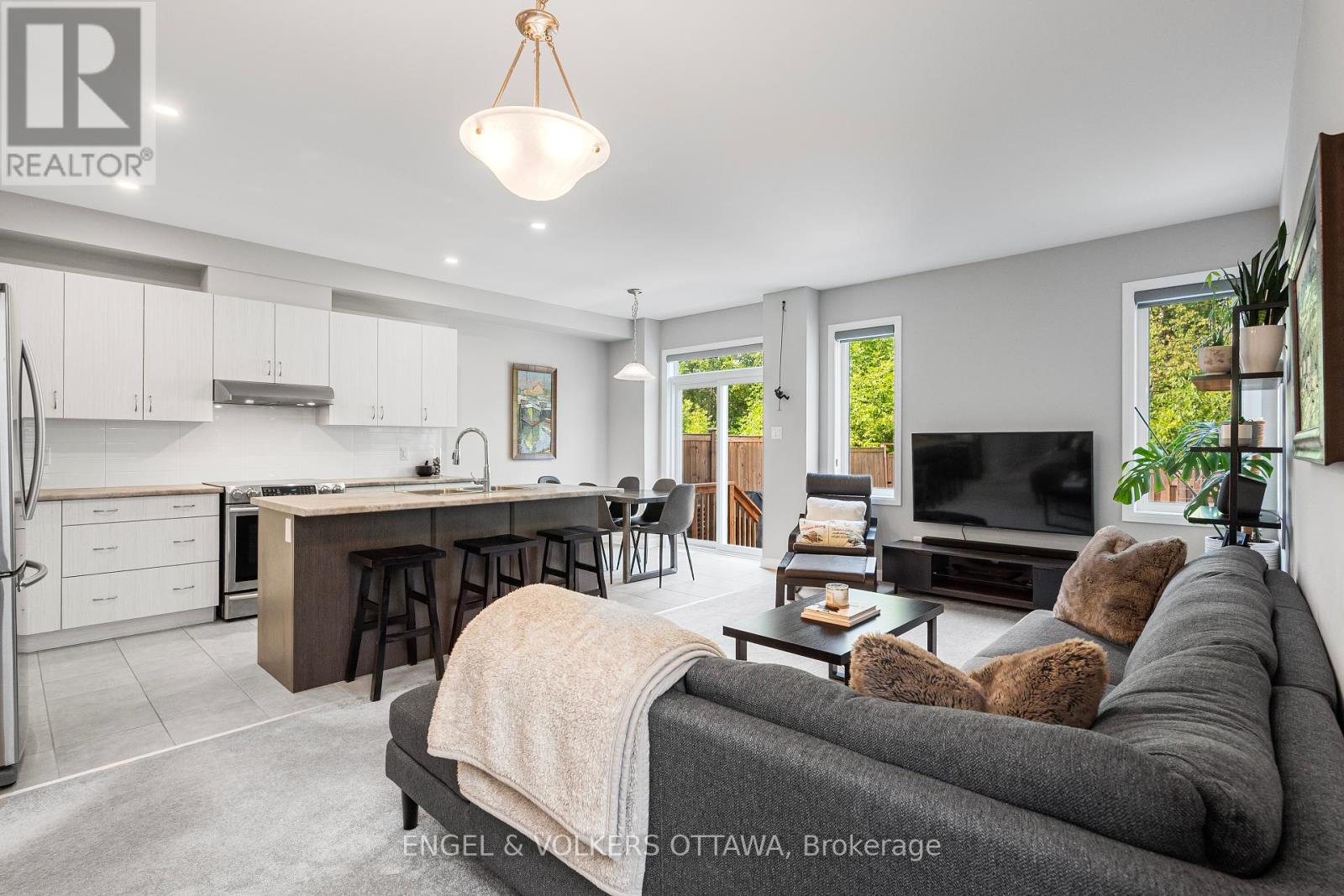 220 Geyser Place, Ottawa, Ontario  K2J 6P1 - Photo 19 - X12423787