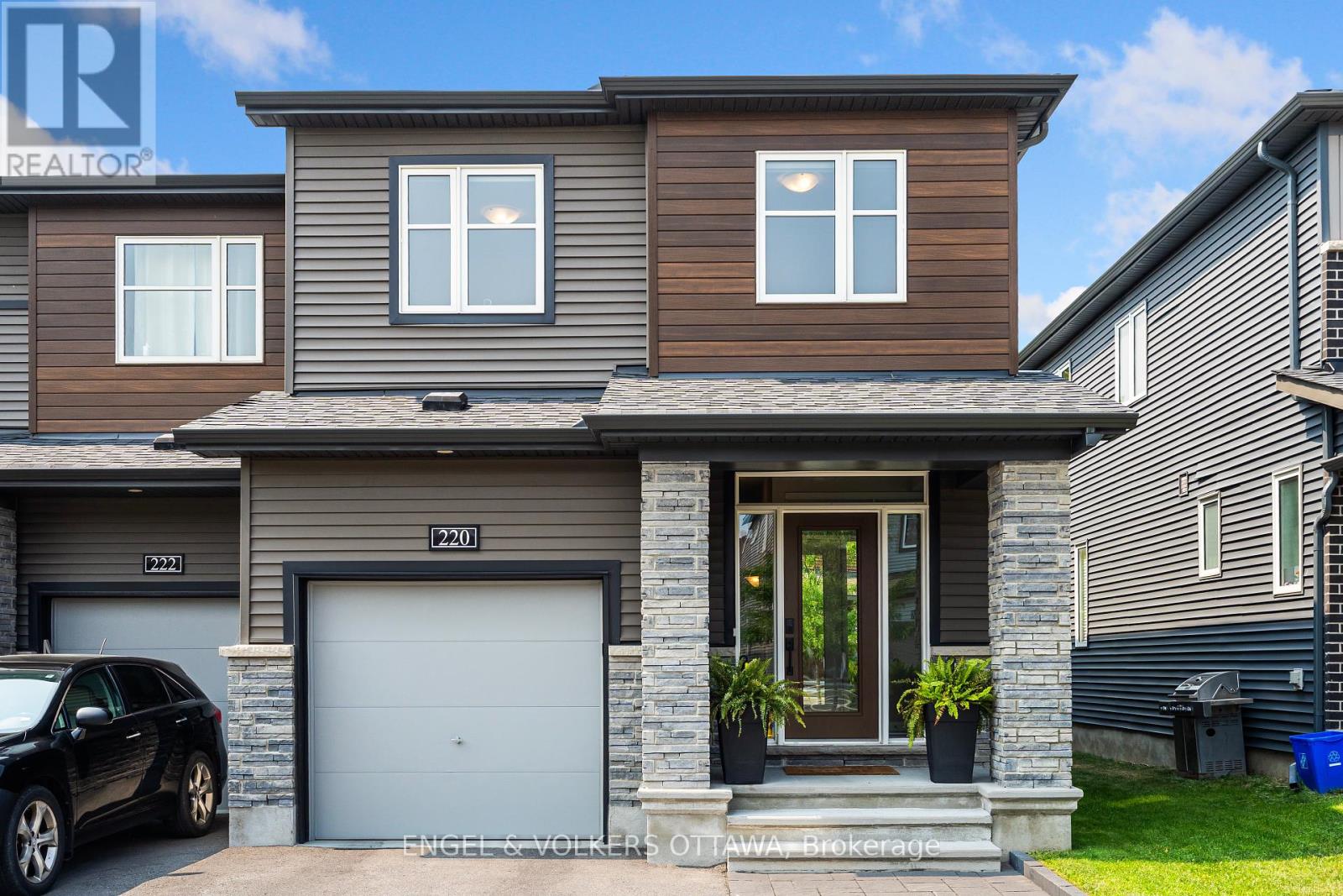 220 Geyser Place, Ottawa, Ontario  K2J 6P1 - Photo 2 - X12423787