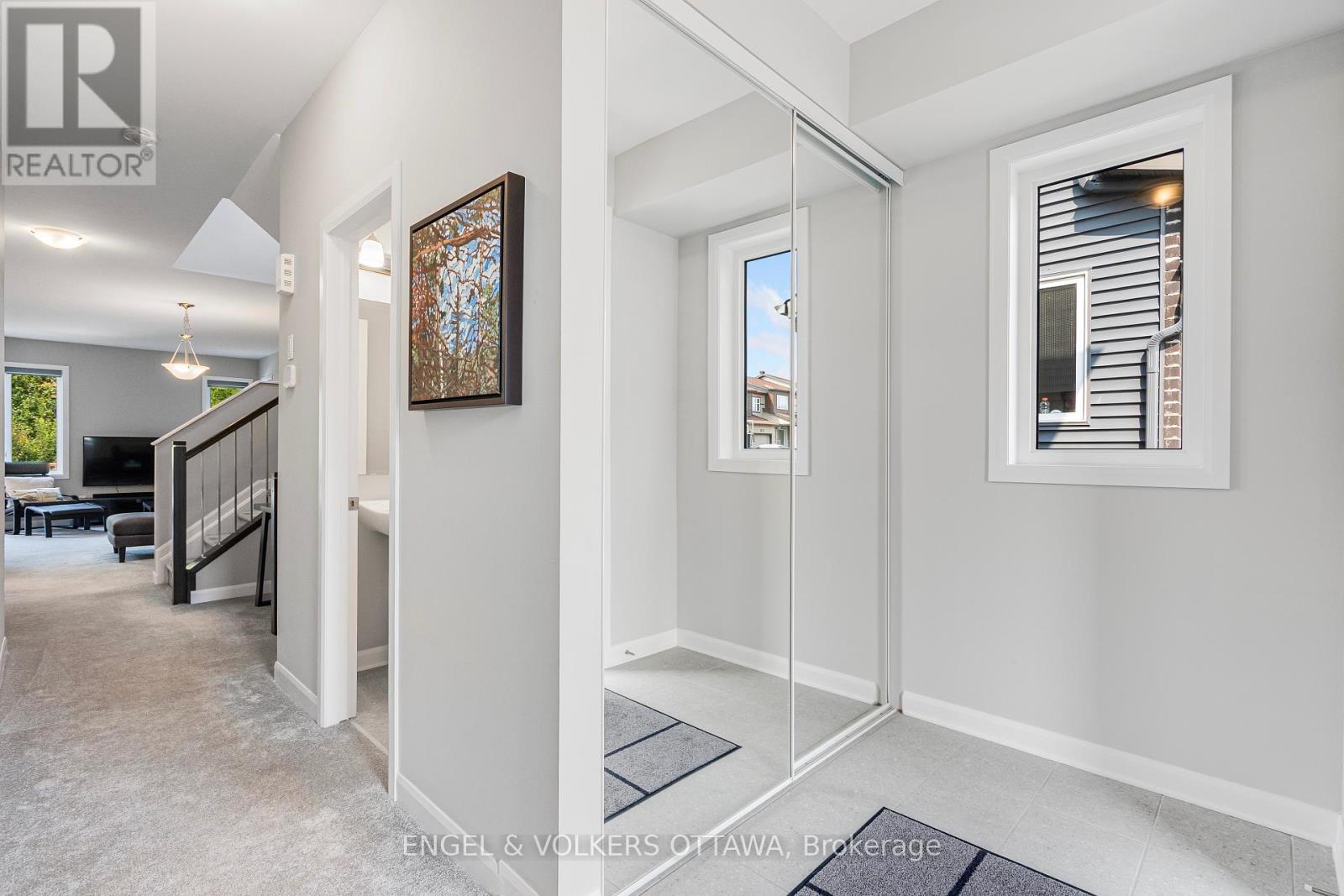 220 Geyser Place, Ottawa, Ontario  K2J 6P1 - Photo 6 - X12423787