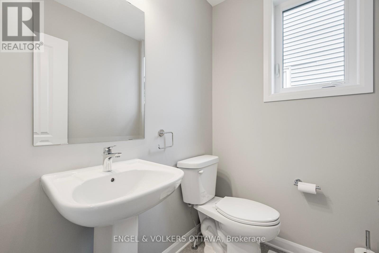 220 Geyser Place, Ottawa, Ontario  K2J 6P1 - Photo 7 - X12423787