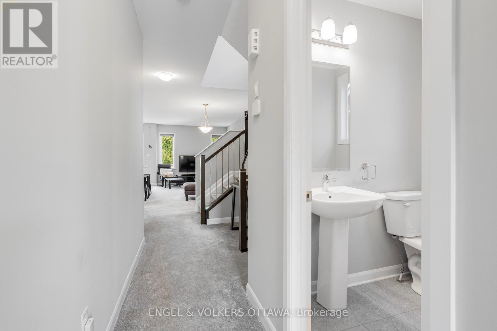 220 Geyser Place, Ottawa, Ontario  K2J 6P1 - Photo 8 - X12423787