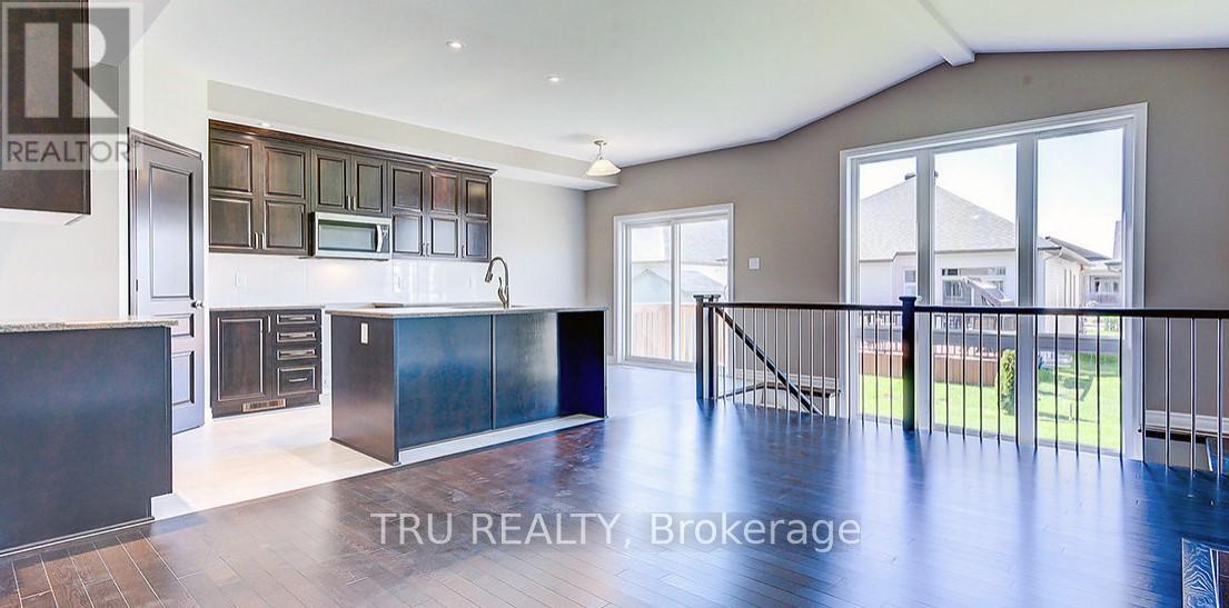 935 Cologne Street, Russell, Ontario  K0A 1W0 - Photo 11 - X12423811