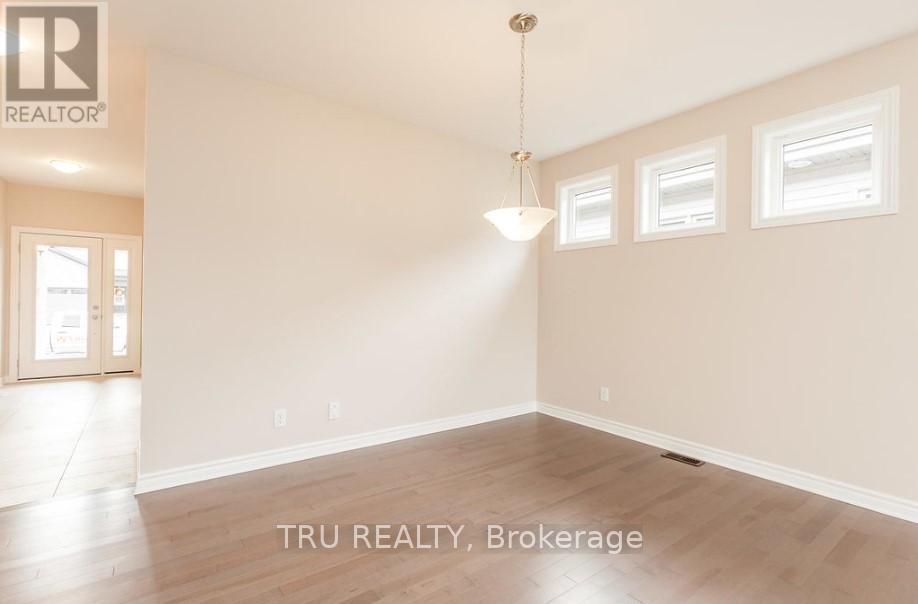 935 Cologne Street, Russell, Ontario  K0A 1W0 - Photo 17 - X12423811