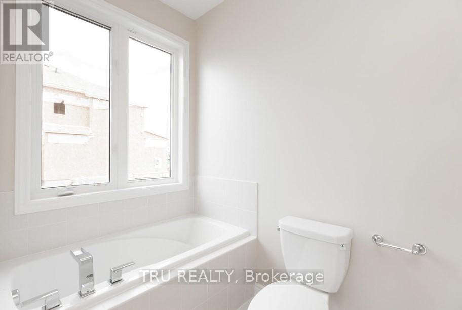 935 Cologne Street, Russell, Ontario  K0A 1W0 - Photo 19 - X12423811