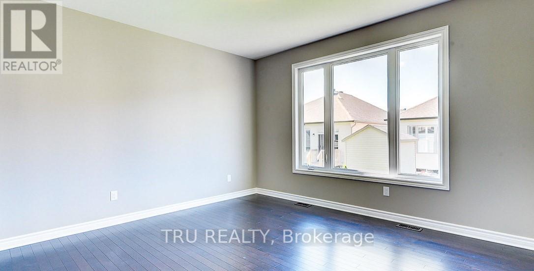 935 Cologne Street, Russell, Ontario  K0A 1W0 - Photo 21 - X12423811