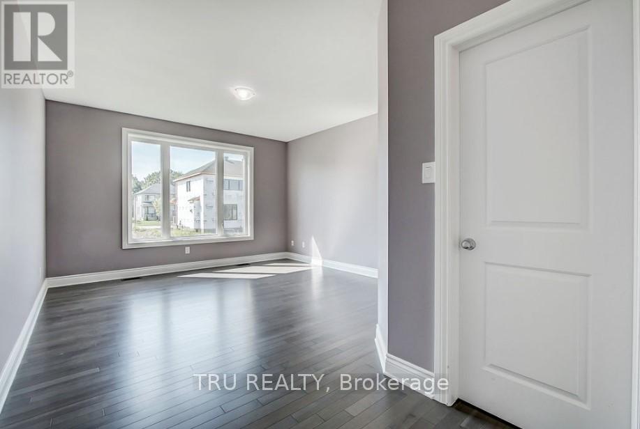 935 Cologne Street, Russell, Ontario  K0A 1W0 - Photo 24 - X12423811