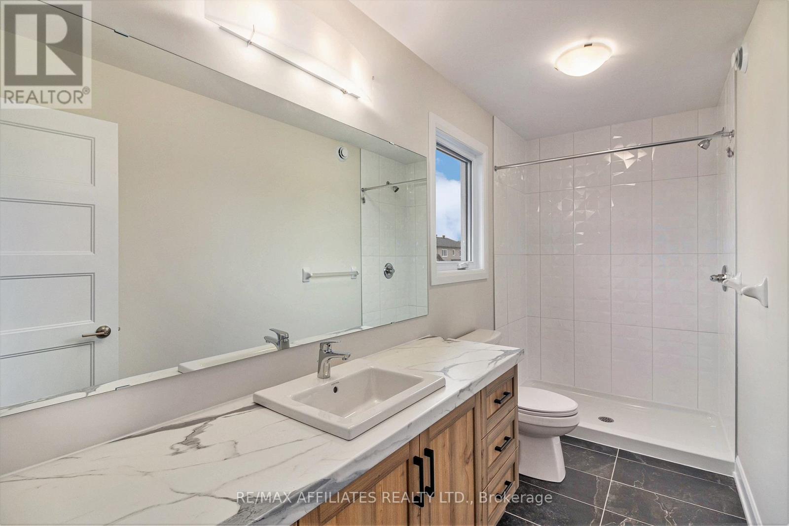 615 Geneva Crescent, Russell, Ontario  K0A 1W0 - Photo 12 - X12423830