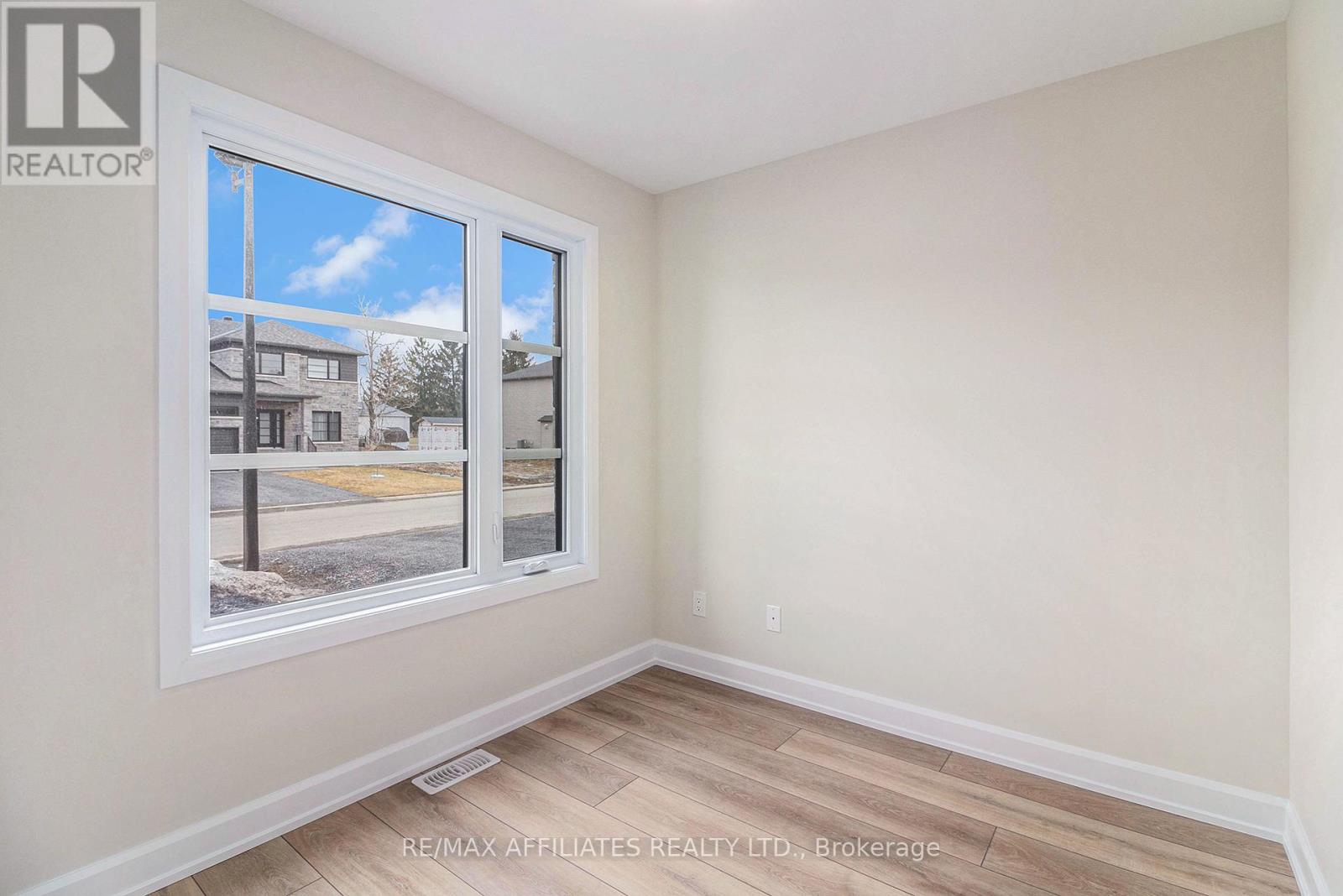 615 Geneva Crescent, Russell, Ontario  K0A 1W0 - Photo 13 - X12423830