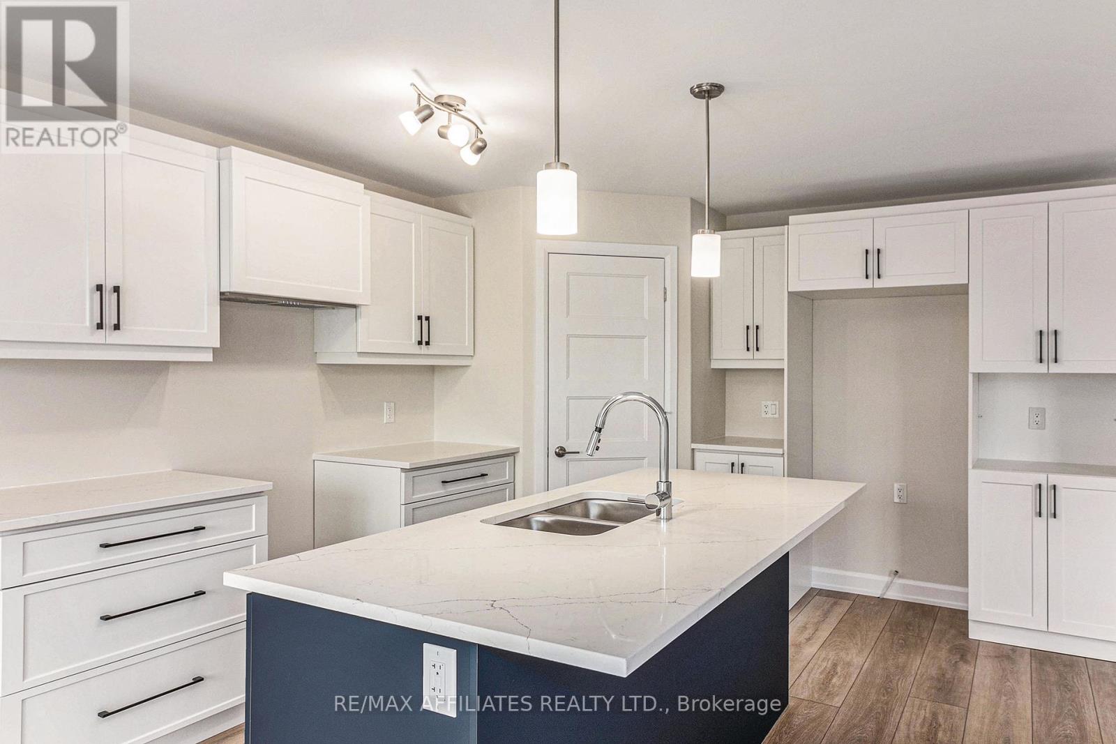 615 Geneva Crescent, Russell, Ontario  K0A 1W0 - Photo 7 - X12423830