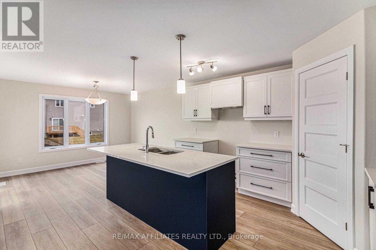 615 Geneva Crescent, Russell, Ontario  K0A 1W0 - Photo 8 - X12423830