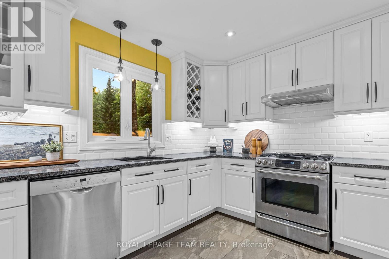 126 Constance Bay Road, Ottawa, Ontario  K0A 3M0 - Photo 14 - X12423862