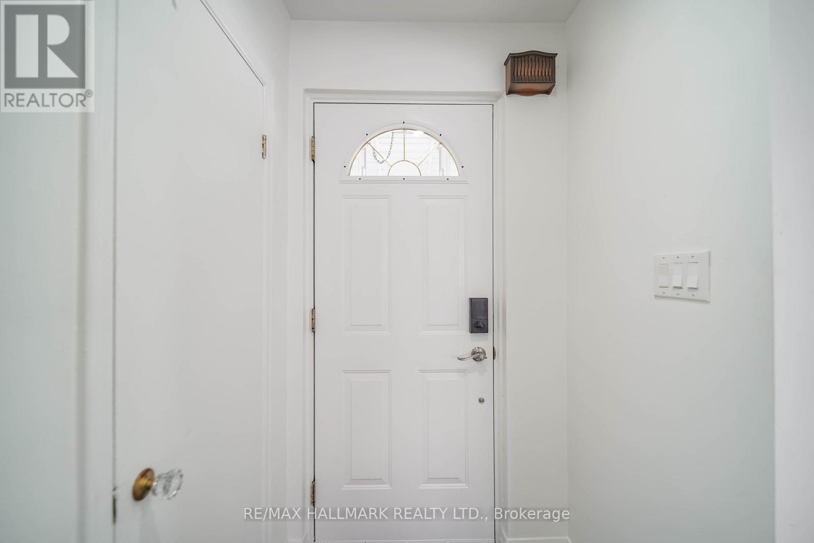 131 Painted Post Drive, Toronto, Ontario  M1H 1T6 - Photo 4 - E12423608