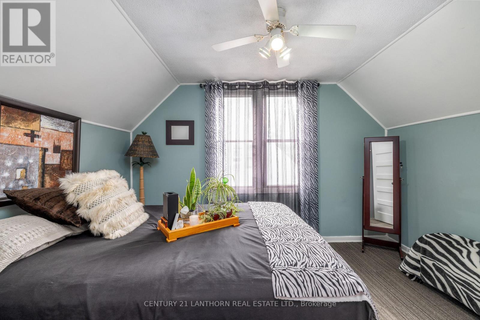 8 Johnson Road, Quinte West, Ontario  K8V 2W7 - Photo 11 - X12422922