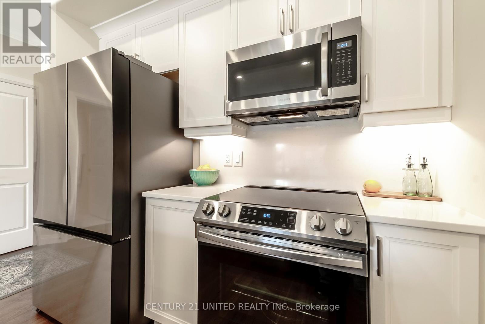 202 - 19 Hampton Lane, Selwyn, Ontario  K0L 2H0 - Photo 8 - X12421366