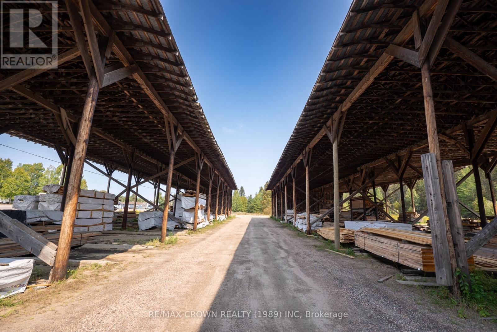 202 522 Highway, Powassan (Trout Creek), Ontario  P0H 2L0 - Photo 13 - X12423842