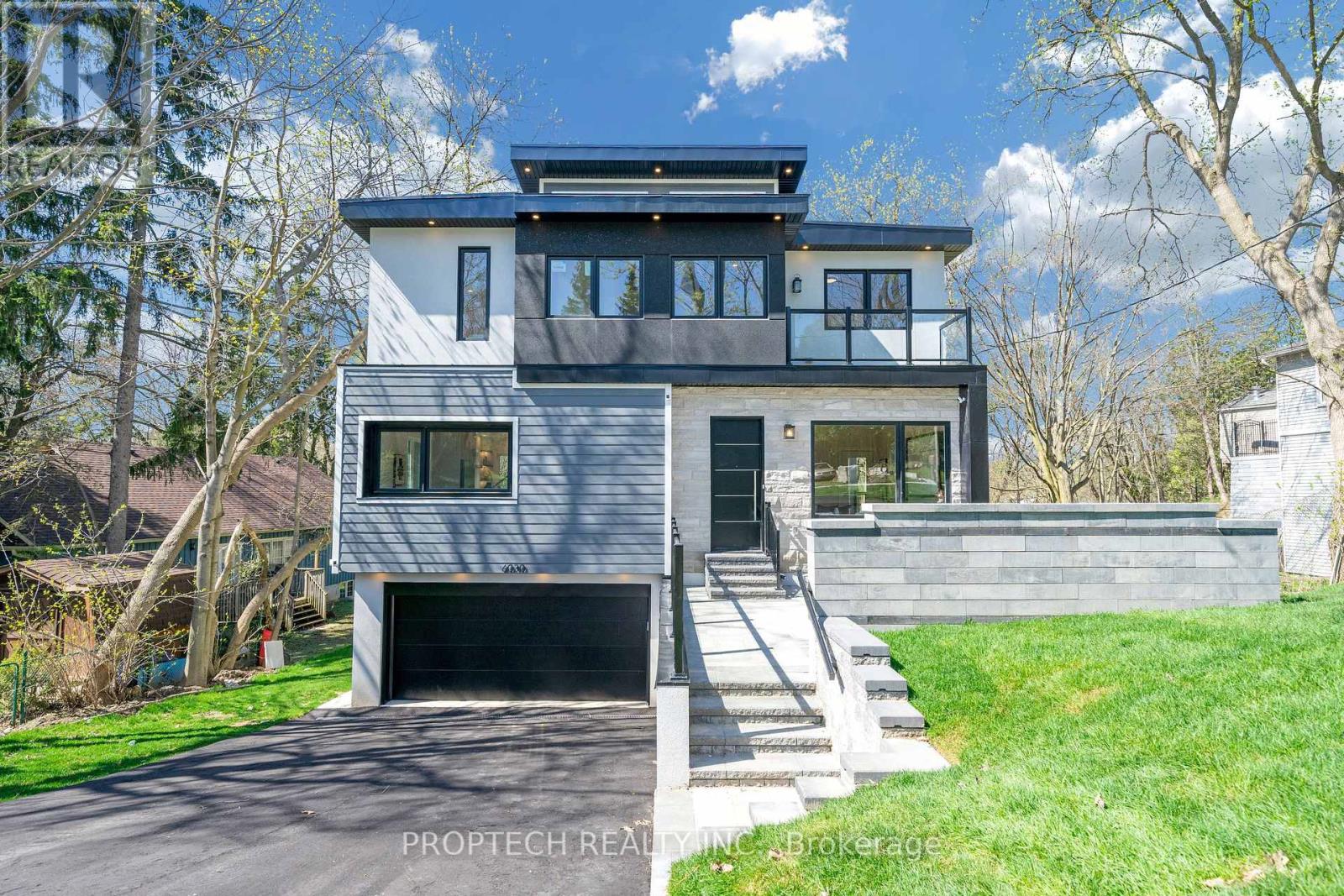 6030 Hillsdale Drive, Whitchurch-Stouffville, Ontario  L4A 3B8 - Photo 1 - N12423607