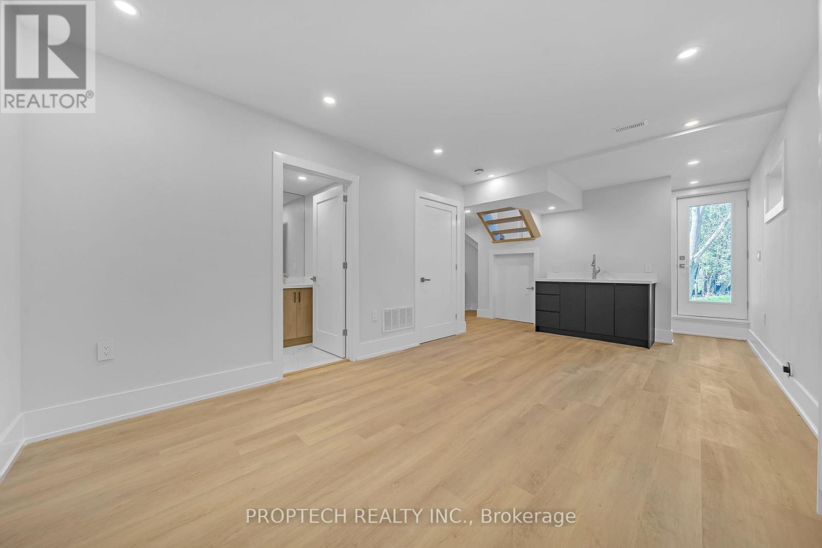 6030 Hillsdale Drive, Whitchurch-Stouffville, Ontario  L4A 3B8 - Photo 17 - N12423607