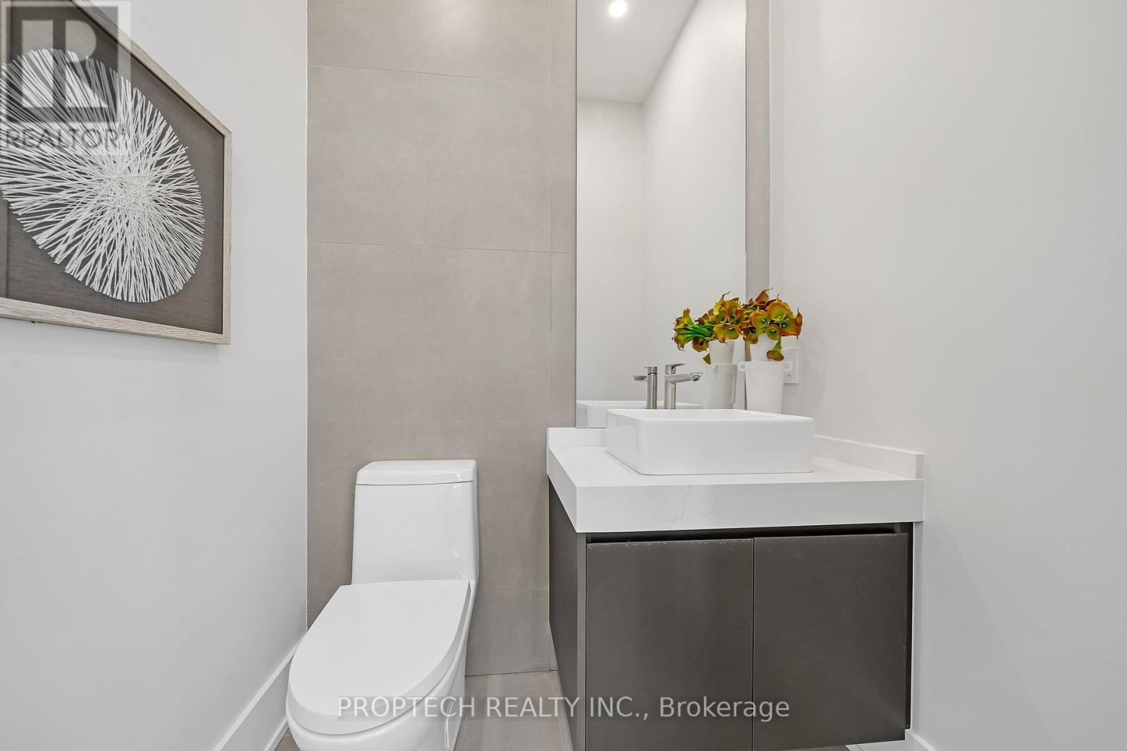 6030 Hillsdale Drive, Whitchurch-Stouffville, Ontario  L4A 3B8 - Photo 8 - N12423607