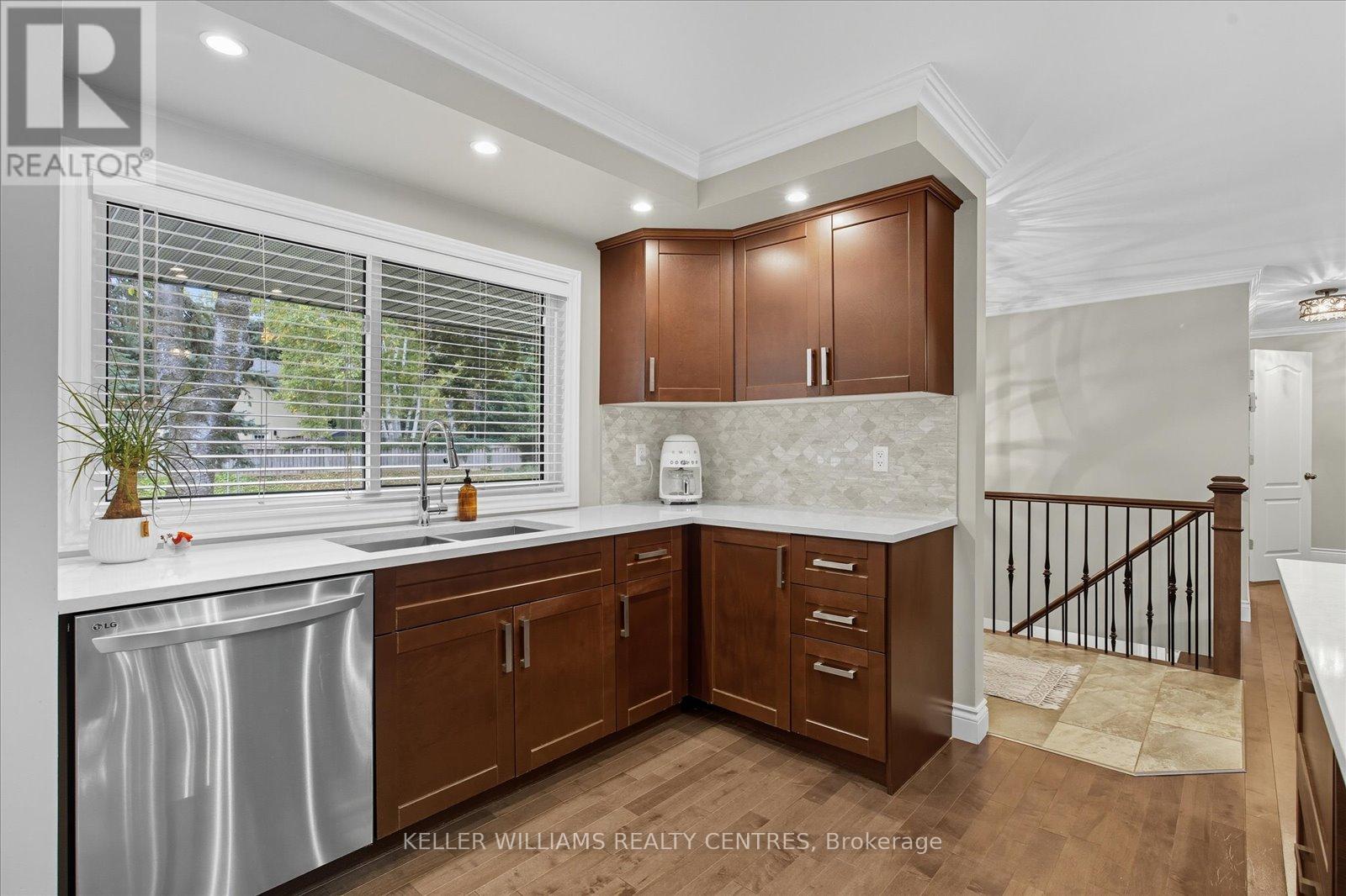 261 Queen Street, Newmarket, Ontario  L3Y 2G1 - Photo 18 - N12423651