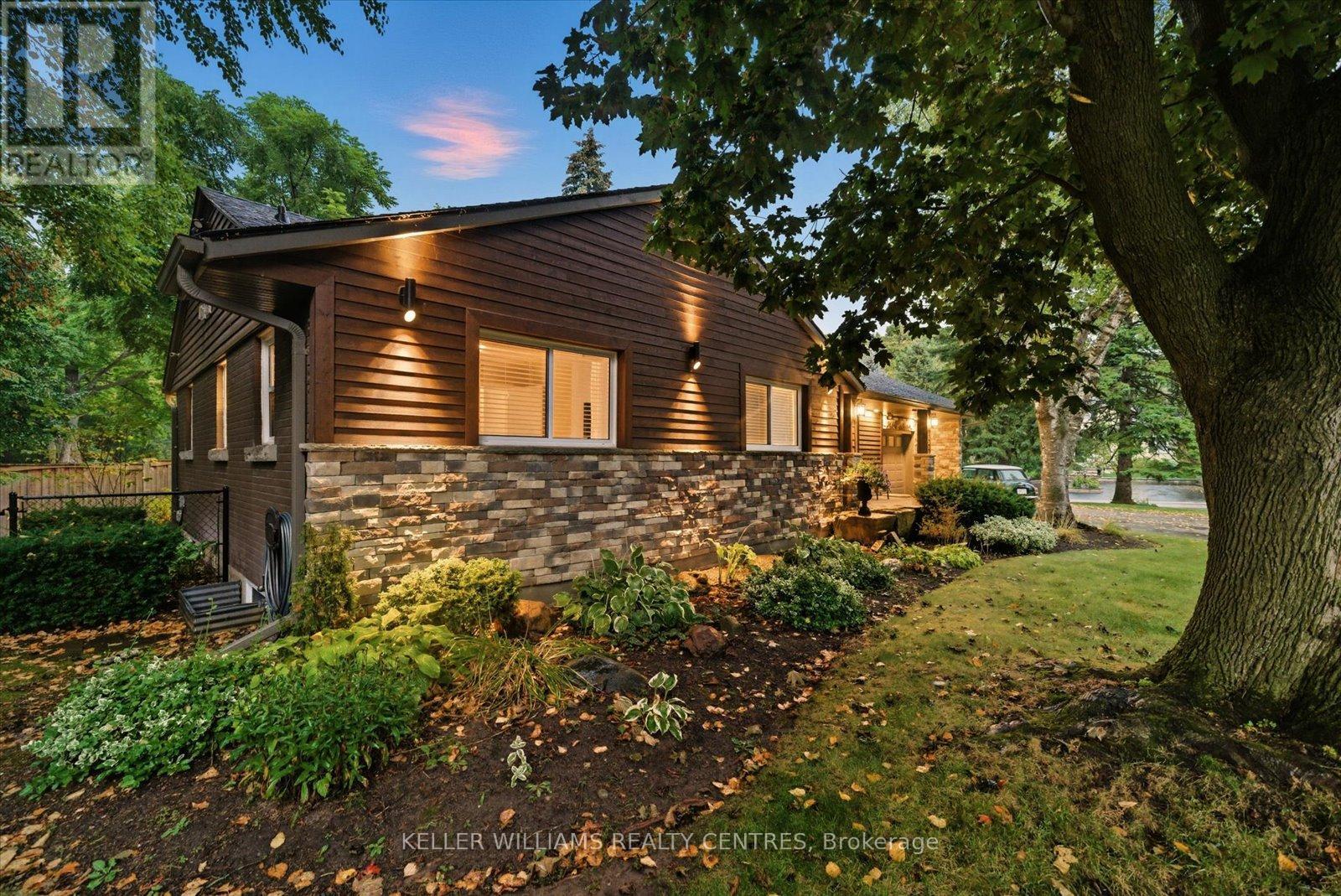 261 Queen Street, Newmarket, Ontario  L3Y 2G1 - Photo 2 - N12423651