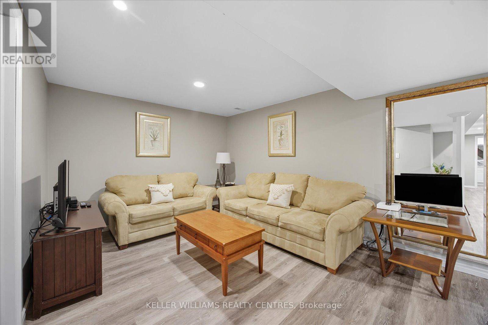 261 Queen Street, Newmarket, Ontario  L3Y 2G1 - Photo 34 - N12423651