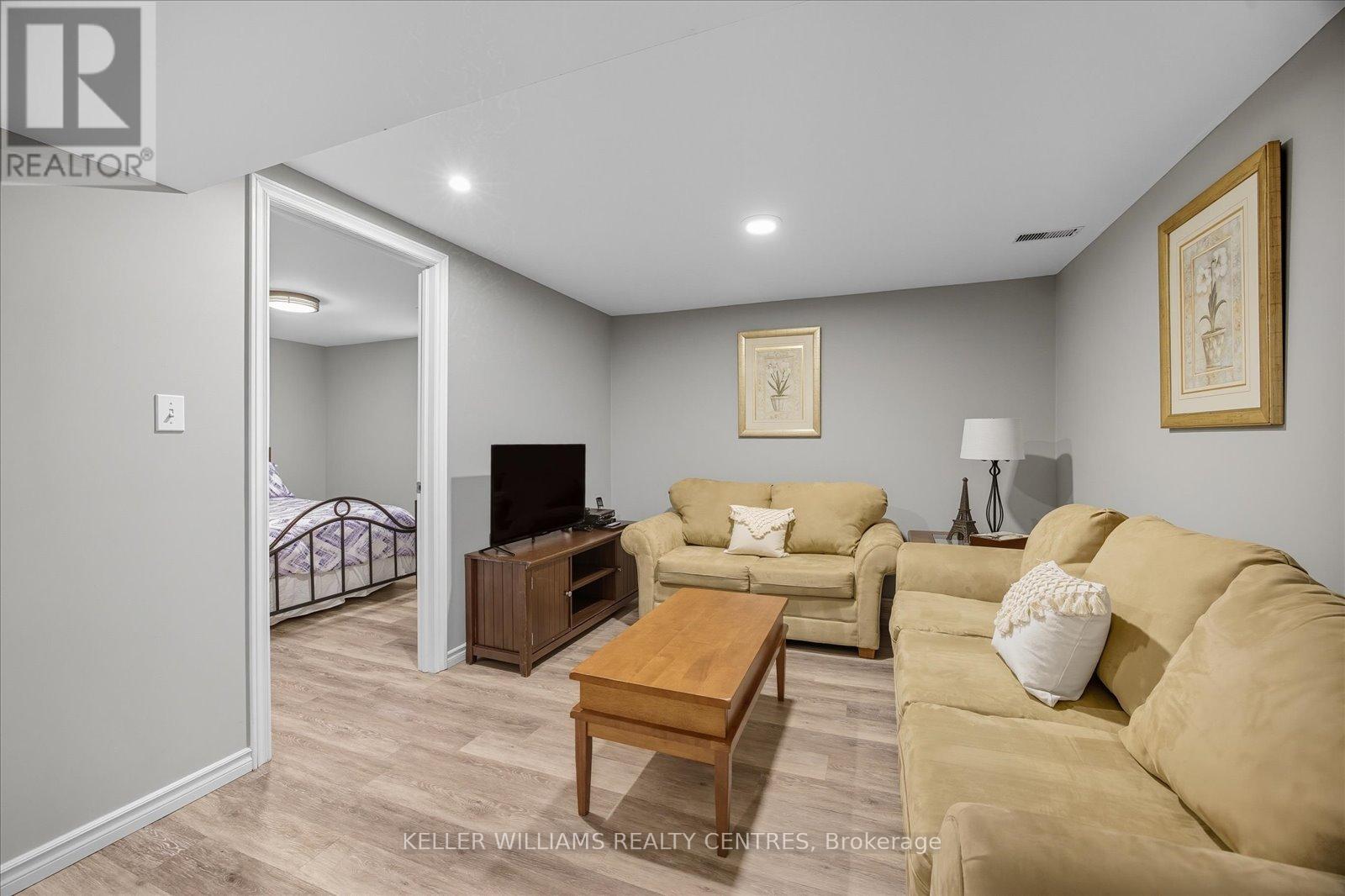 261 Queen Street, Newmarket, Ontario  L3Y 2G1 - Photo 35 - N12423651