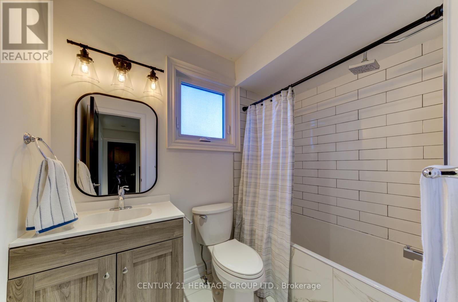 1900 Applewood Avenue, Innisfil, Ontario  L9S 1W2 - Photo 15 - N12423678